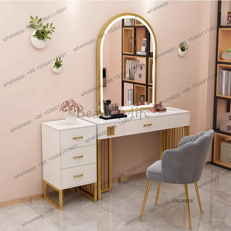 X4 Professional Store Makeup V - Beauty And Makeup Studio 评论和价格