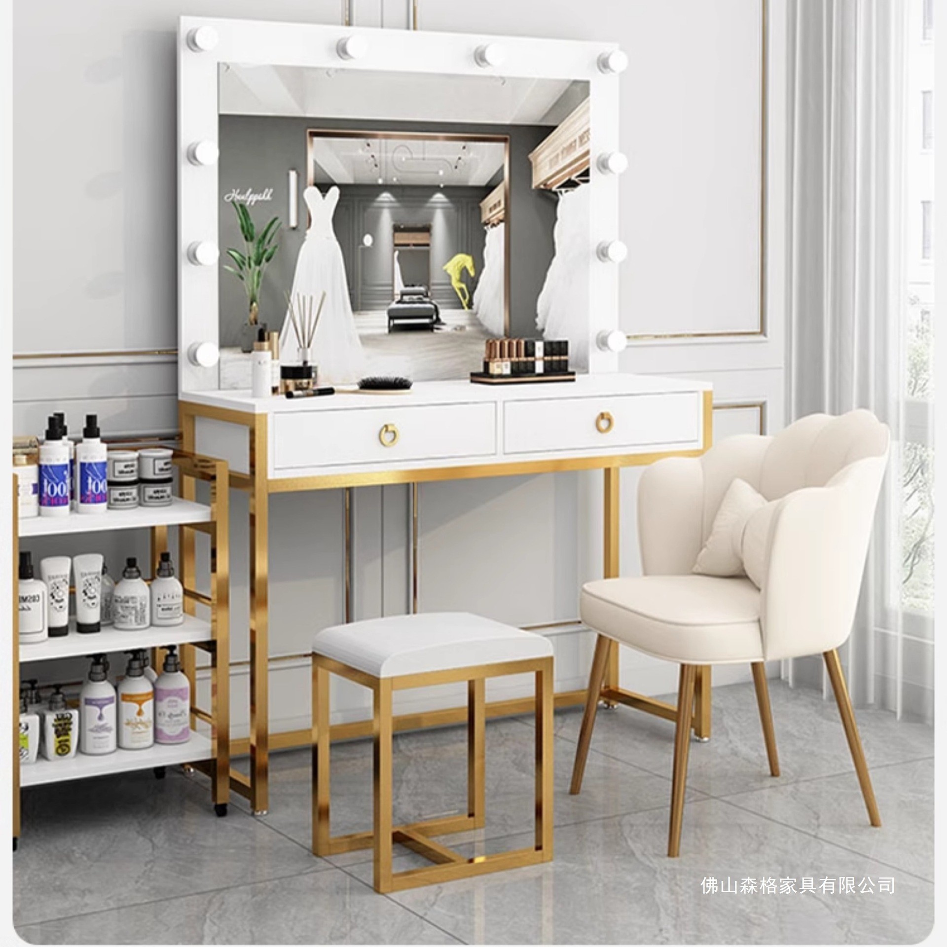 Studio dresser with lamp mirro - Beauty And Makeup Studio 评论和价格