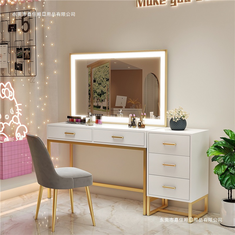 Nail art makeup artist studio  - Beauty And Makeup Studio 评论和价格